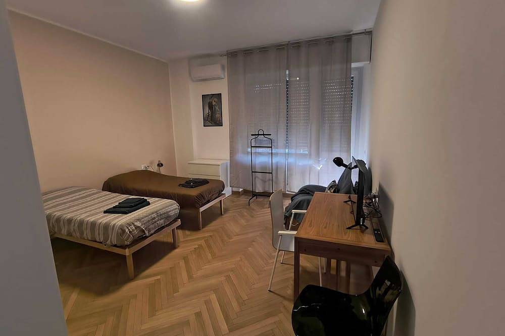 Entire apartment, Bagaini Urban Flat in Varese, Varese Province