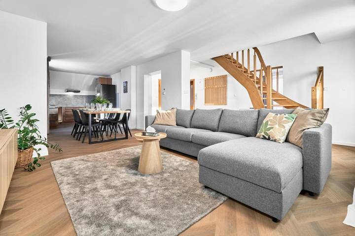 Ferienwohnung für 16 Personen, mit Ausblick und Garten in Bozi Dar