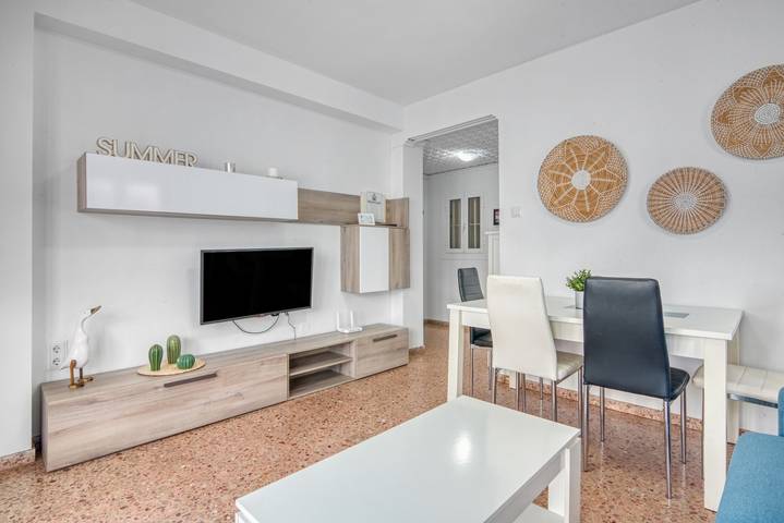 Entire apartment, Apartment “Brooklyn 1” with Wi-Fi, 1 Minute from the Beach in Oliva, Costa de Valencia