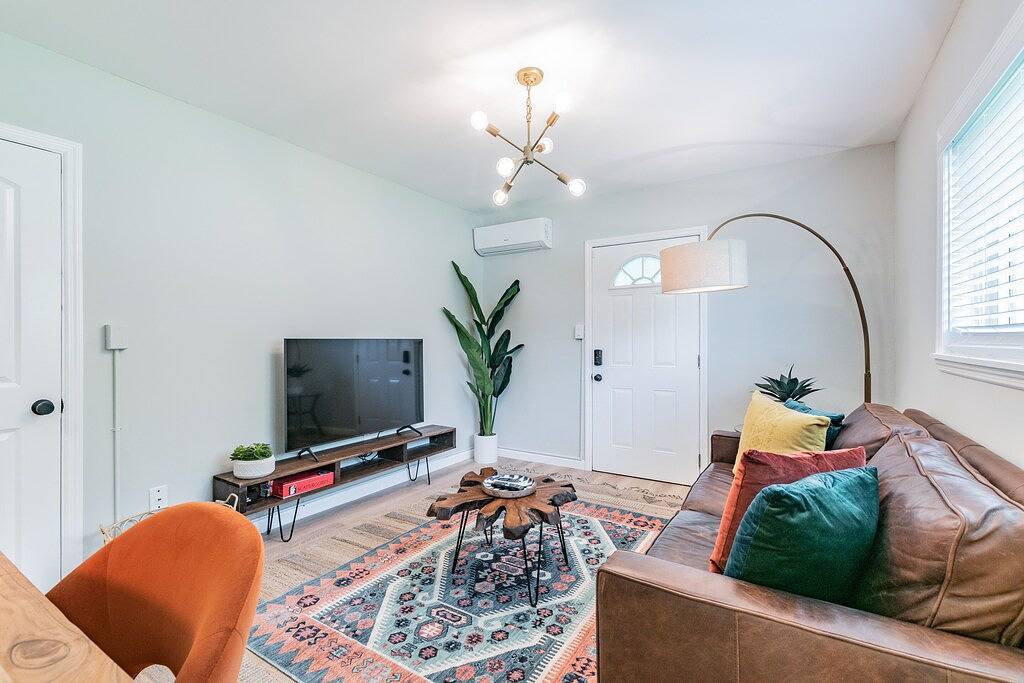 Perfect one-bedroom- 10 mins from Clearwater beach in Largo, Pinellas County