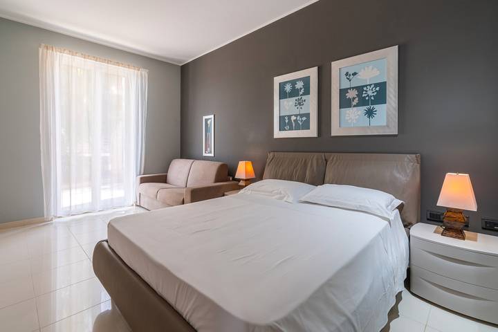 Vacation rental for 4 people, with yard in Southern Italy