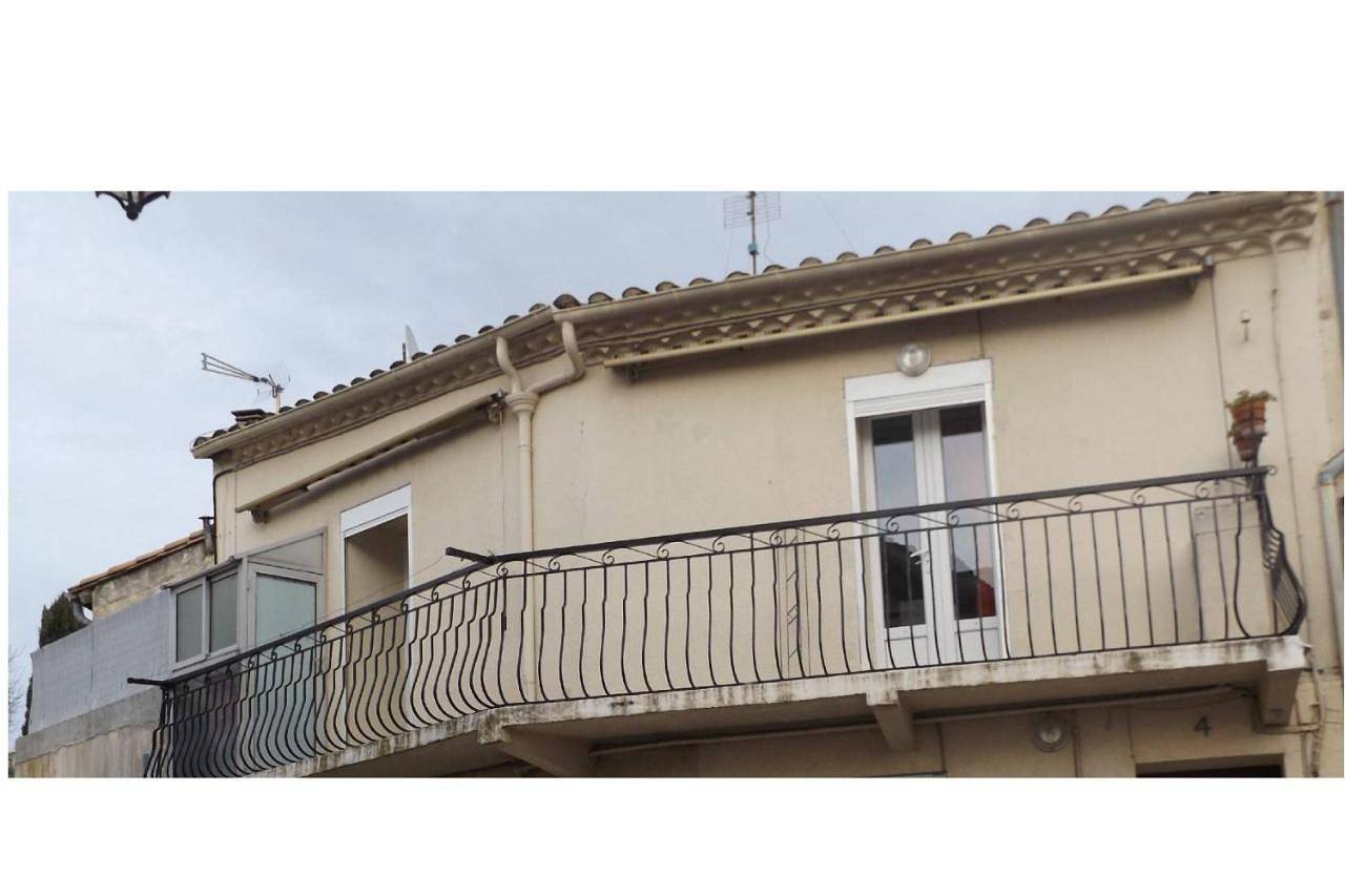 Appartement entier, One-Bedroom Apartment in Vergèze, Côte méditerranéenne (France)