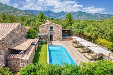 Maison d’hôte pour 2 personnes, avec piscine ainsi que jacuzzi et jardin en Corse