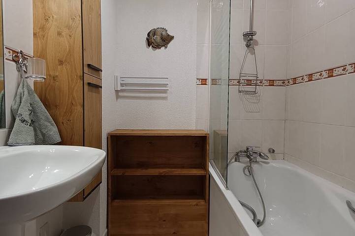 Gîte pour 4 personnes, avec jardin et piscine à Loriol-du-Comtat - 4