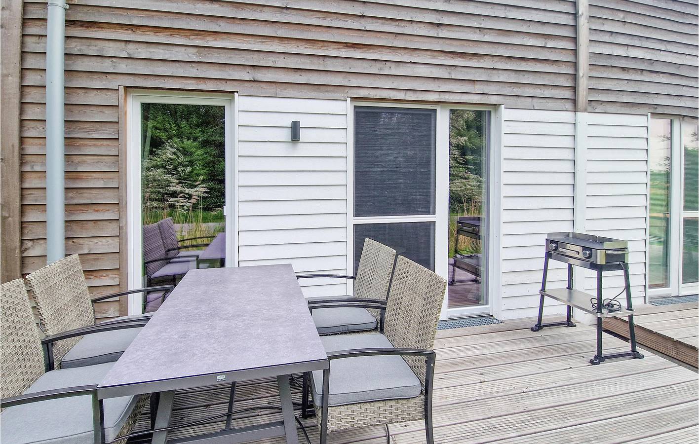 Gemütliches 2BR Apt mit Parkplatz, Terrasse & Garten in Tossens, Butjadingen
