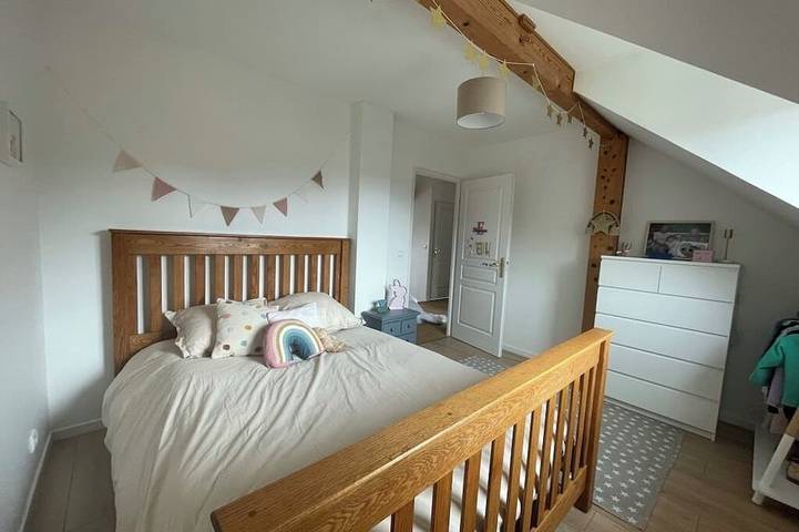 Schönes eingezäuntes Familienhaus, wenige Schritte vom Annecy-See in Menthon-Saint-Bernard in Menthon-Saint-Bernard, Annecy und Umgebung