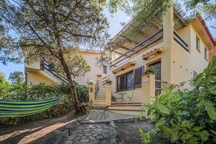 Gîte pour 4 personnes, avec jardin dans Olbia