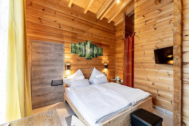 Ganze Ferienwohnung, Blockhaus am Baumwipfelpfad - kleine Ferienwohnung - Spechthöhle in Neuschönau, Šumava Mountains