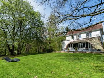Gîte pour 11 personnes, avec jardin, adapté aux familles à Dalhem