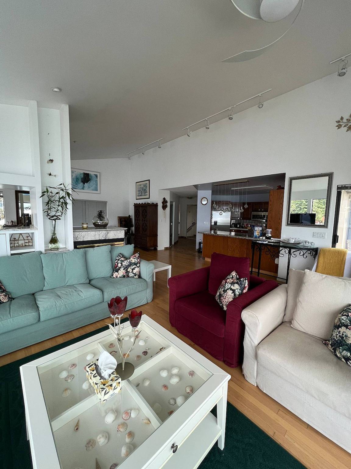 Hummingbird Ocean Front Villa in Cypress Mountain
