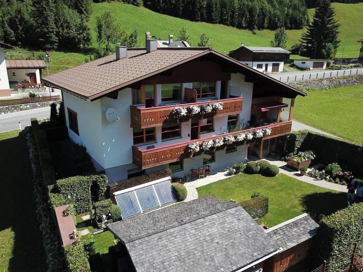 Ferienwohnung für 4 Personen, mit Balkon und Terrasse sowie Garten und Pool in Klösterle am Arlberg - 2