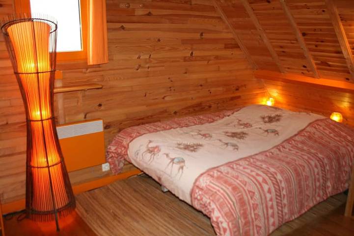 House 8 people in quiet village with enclosed garden in Locmaria, Côte des Mégalithes