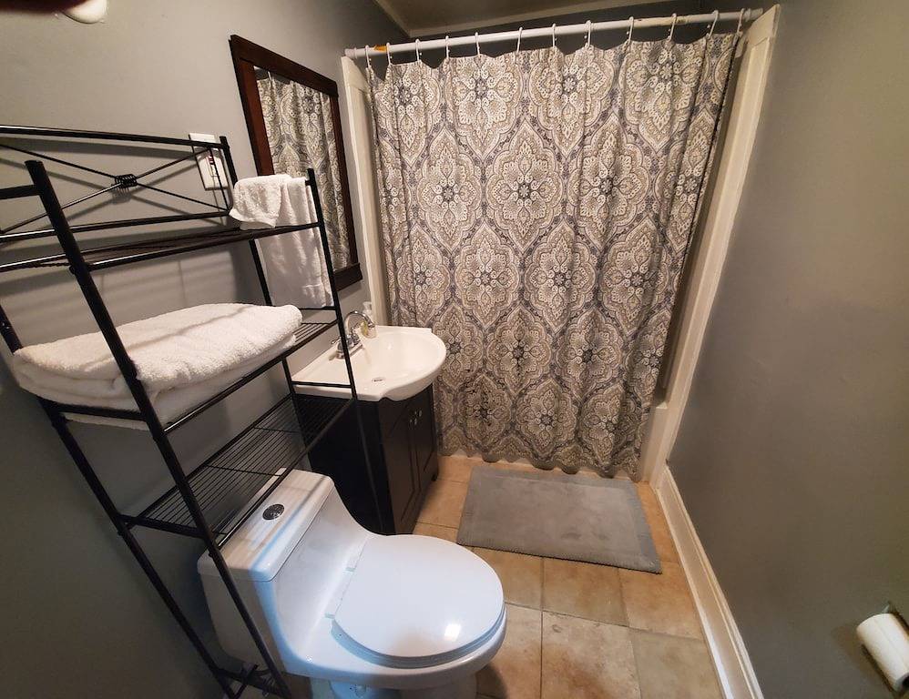 Ganze Wohnung, \"Downtown Apt • Riveviews • Zu Fuß zum Market Sq • Holen Sie sich 3 Nacht Beach Trip bei Buchung\" in Knoxville, Knox County (TN)