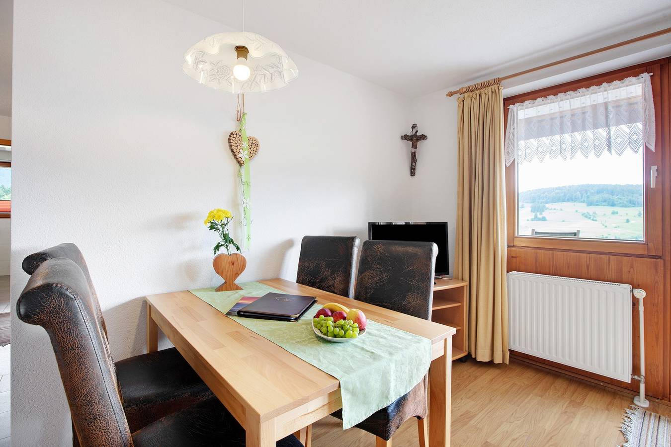 Ganze Wohnung, Haus Hochtalblick-Ferienwohnung "Rechberg" mit Panoramablick, Wlan und inkl. Dreiwelten-Card in Bernau im Schwarzwald, Südschwarzwald