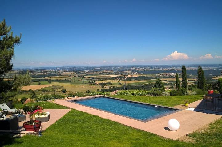 Gîte pour 8 personnes, avec jardin à La Chapelle-Villars