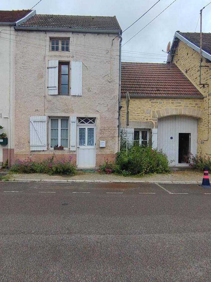 Location de vacances pour 8 personnes, avec vue et jardin, animaux acceptés dans Saint Marc Sur Seine
