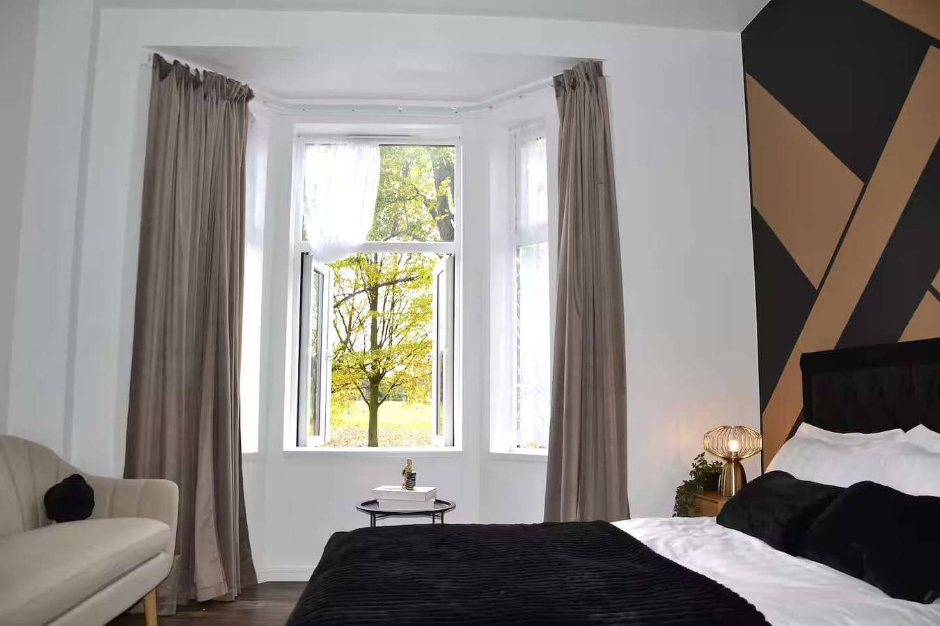 Entire holiday apartment, Sleek Apartment in Cosy Coventry in Coventry, Birmingham Area