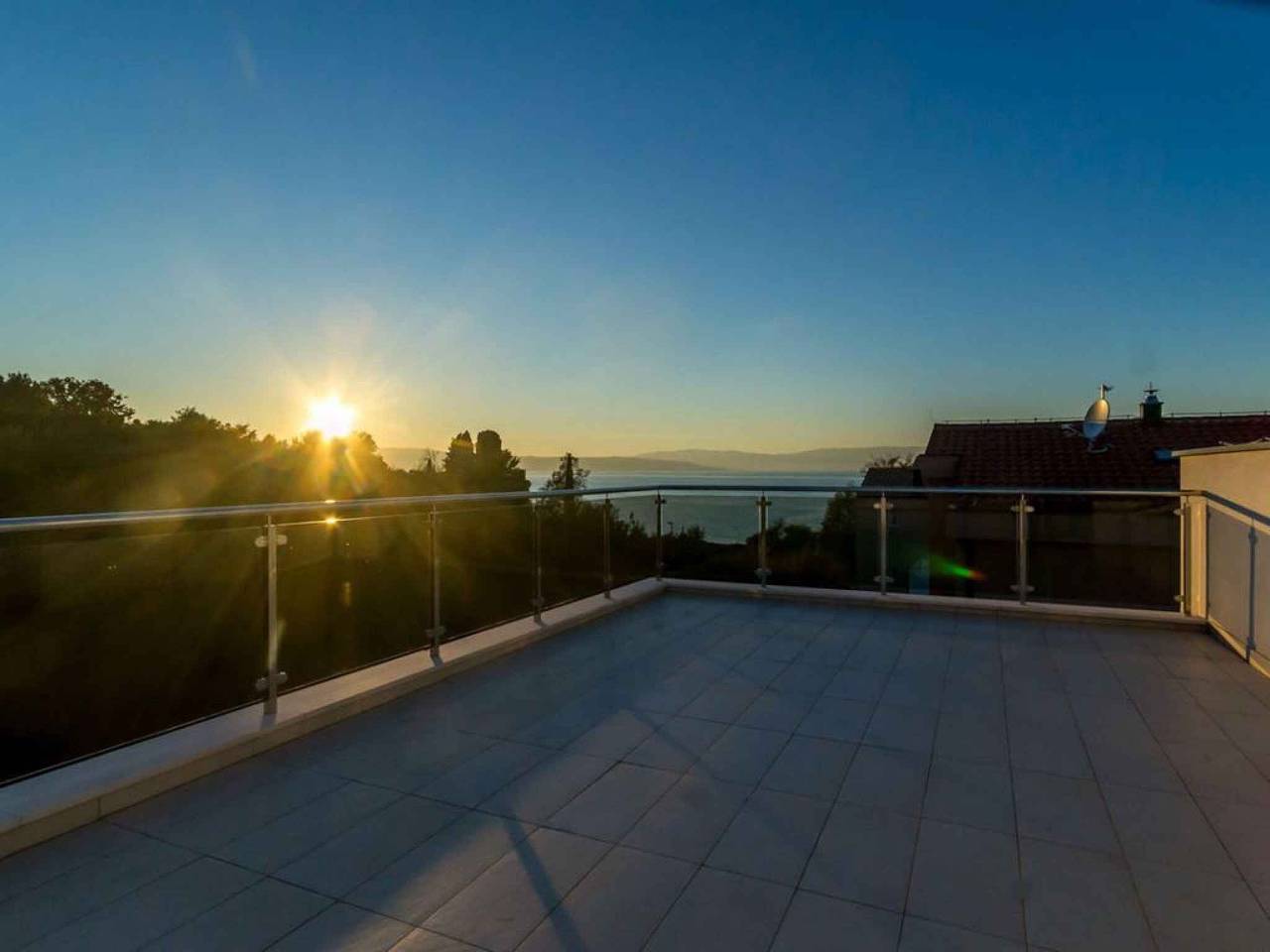 Ganze Ferienwohnung, Ferienwohnung 150 m vom Strand in Njivice, Krk