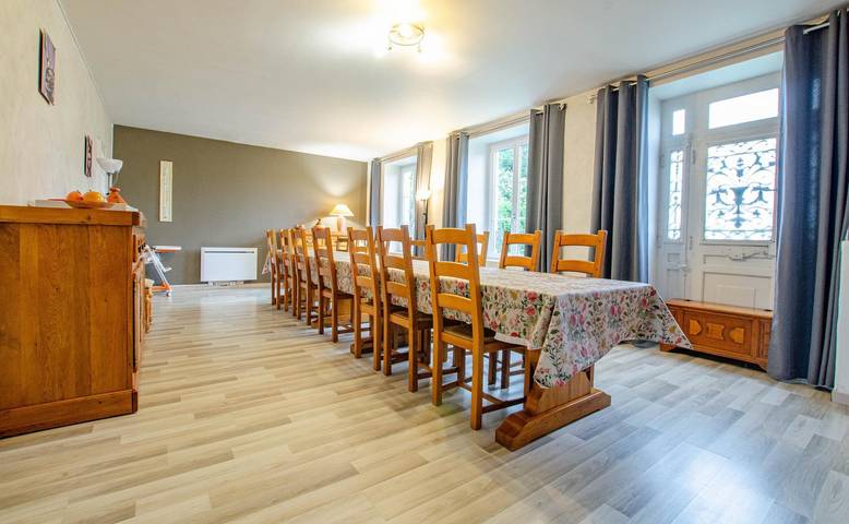 Gîte pour 15 personnes, avec piscine ainsi que jardin et terrasse dans l' Aube - 3