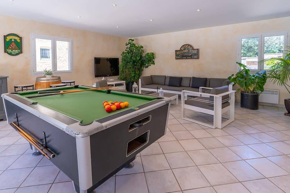 Countryside stone house from the Gard, 11482sqf of land, private pool, quiet in Vers-Pont-du-Gard, Nimes region