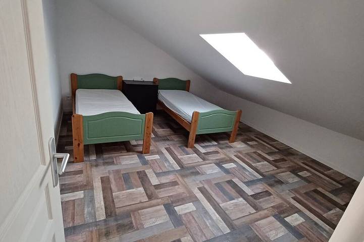 Gîte pour 8 personnes, avec terrasse, animaux acceptés à Vions - 3