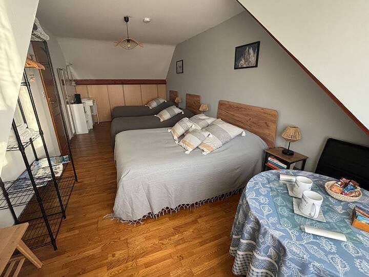 Chez Geneviève, Emile & Co - Chambre Familiale in Granville, Côte de la Déroute