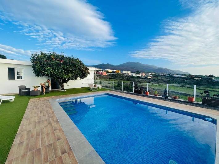 Apartamento de vacaciones para 2 personas, con piscina además de jardín y vistas - 1