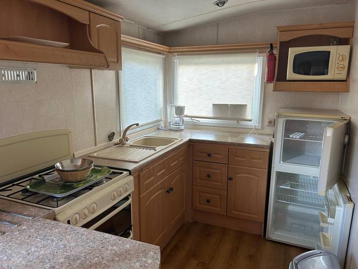 Mobil-home 'Chalet Bougainvillea' avec vue sur la montagne, Wi-Fi et climatisation in La Londe-les-Maures, Parc national de Port-Cros