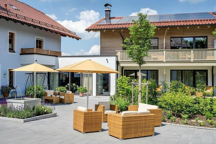 Hotel für 3 Personen, mit Balkon und Terrasse sowie Garten und Sauna