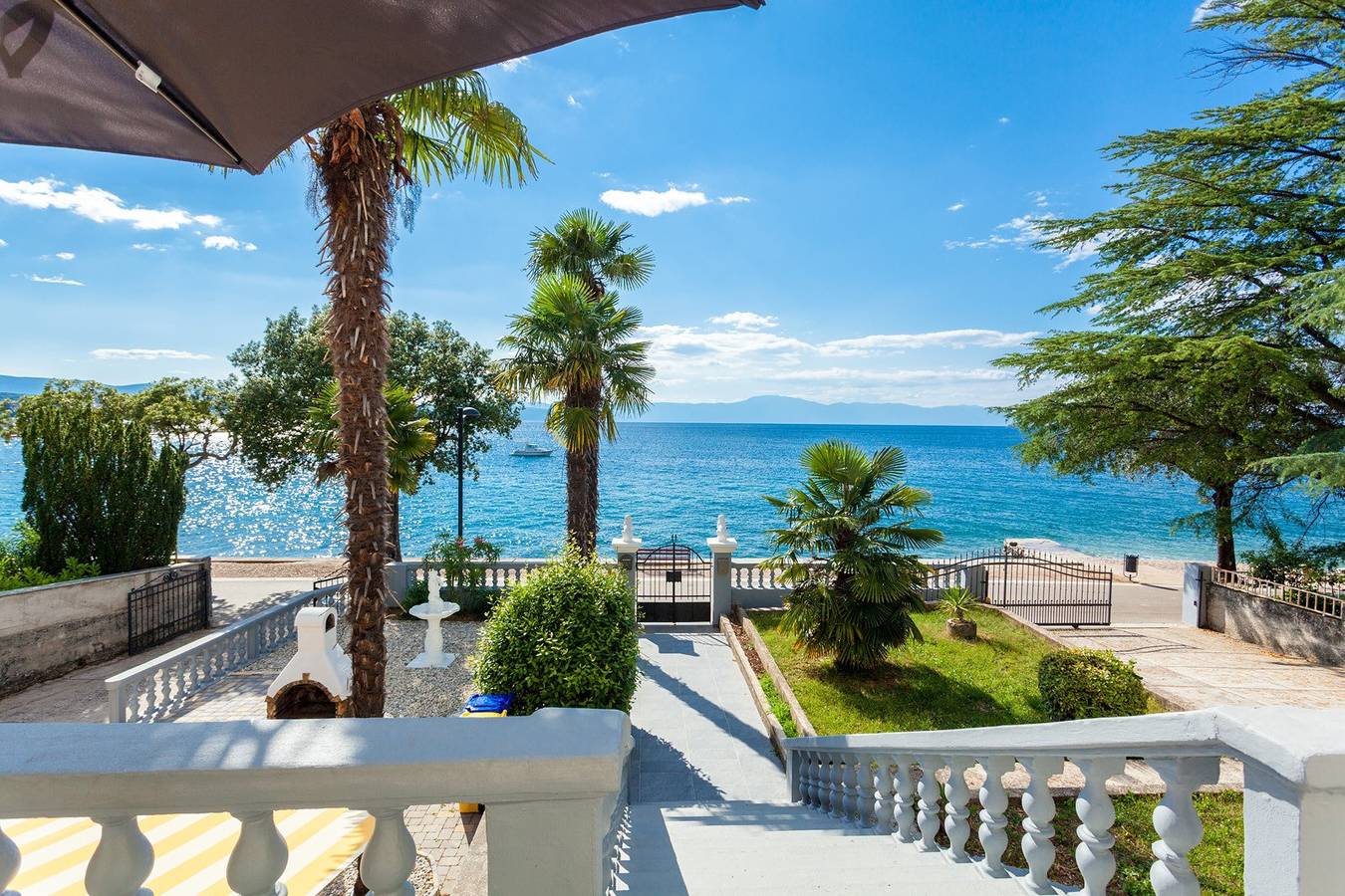 Chambre double avec salle de bain privée pres de la plage a Malinska in Malinska-Dubašnica, Krk