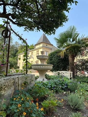 Chambre d’hôte pour 3 personnes, avec jardin et terrasse ainsi que piscine et vue, animaux acceptés à Bayon-sur-Gironde
