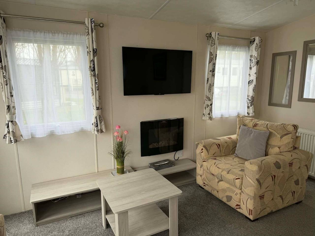Delightful 2 bedroom caravan Manor Park Hunstanton in Hunstanton, Norfolk Coast