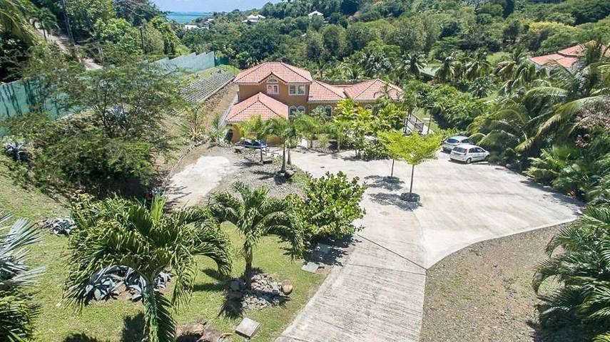 Location de vacances pour 14 personnes, avec jardin ainsi que piscine et jacuzzi à Le François - 3