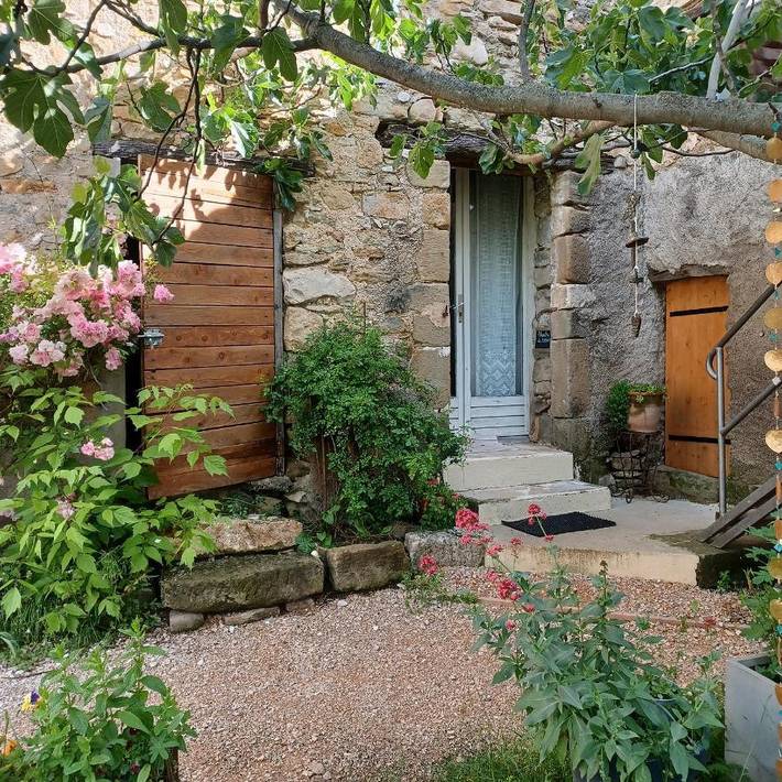 Chambre d’hôte pour 4 personnes, avec terrasse ainsi que jardin et vue, animaux acceptés à Ongles - 2