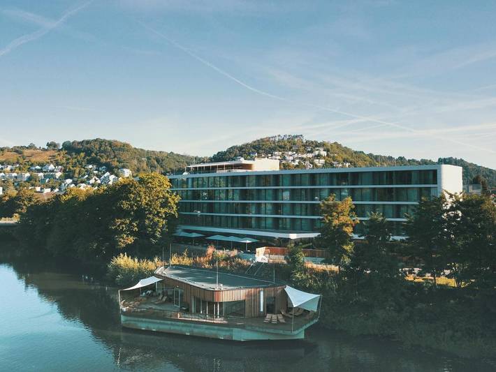 Hotel, mit Terrasse und Whirlpool sowie Pool und Sauna in Bad Ems