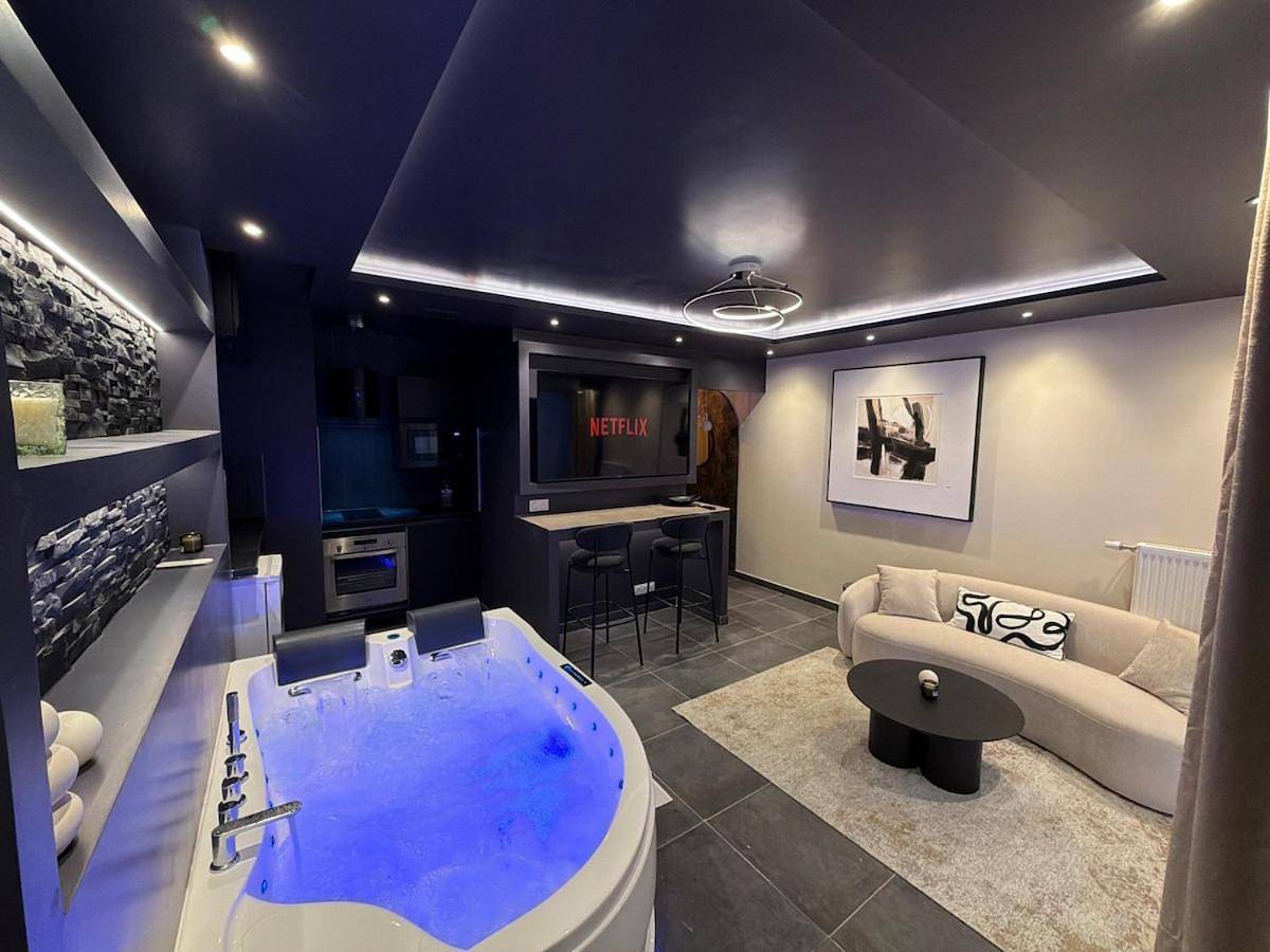 Appartement entier, L'Écrin Beige - Immersive suite with private Jacuzzi in Champlan, Essonne