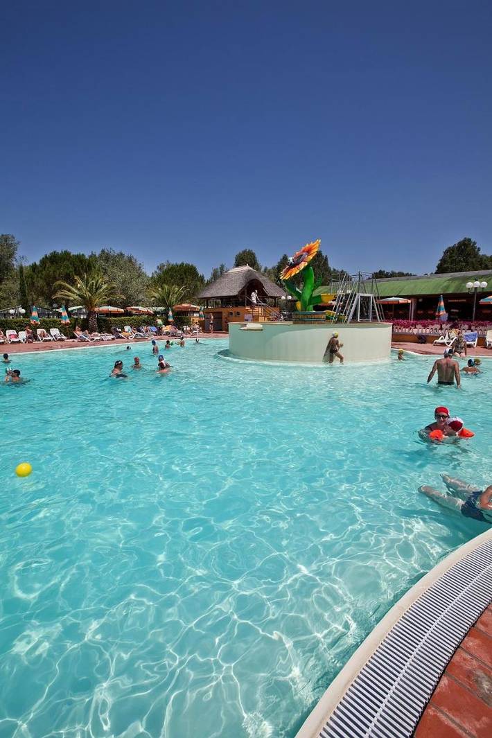 Camping voor 2 personen, with Terras and Tuin as well as Kinderzwembad and Zwembad in Bibbona