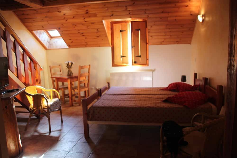 Chambre avec 4 couchages, avec mezzanine. in Saint-Jean-Saint-Nicolas, Parc national des Écrins