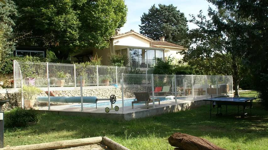 Location de vacances pour 10 personnes, avec jardin et piscine à Salernes - 3
