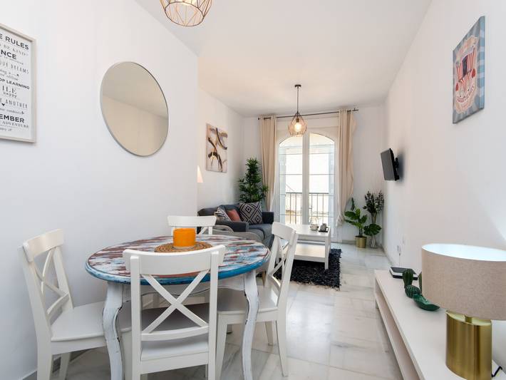 Apartamento vacacional entero, Lindo y practico apartamento decorado con buen in Málaga Centro, Málaga