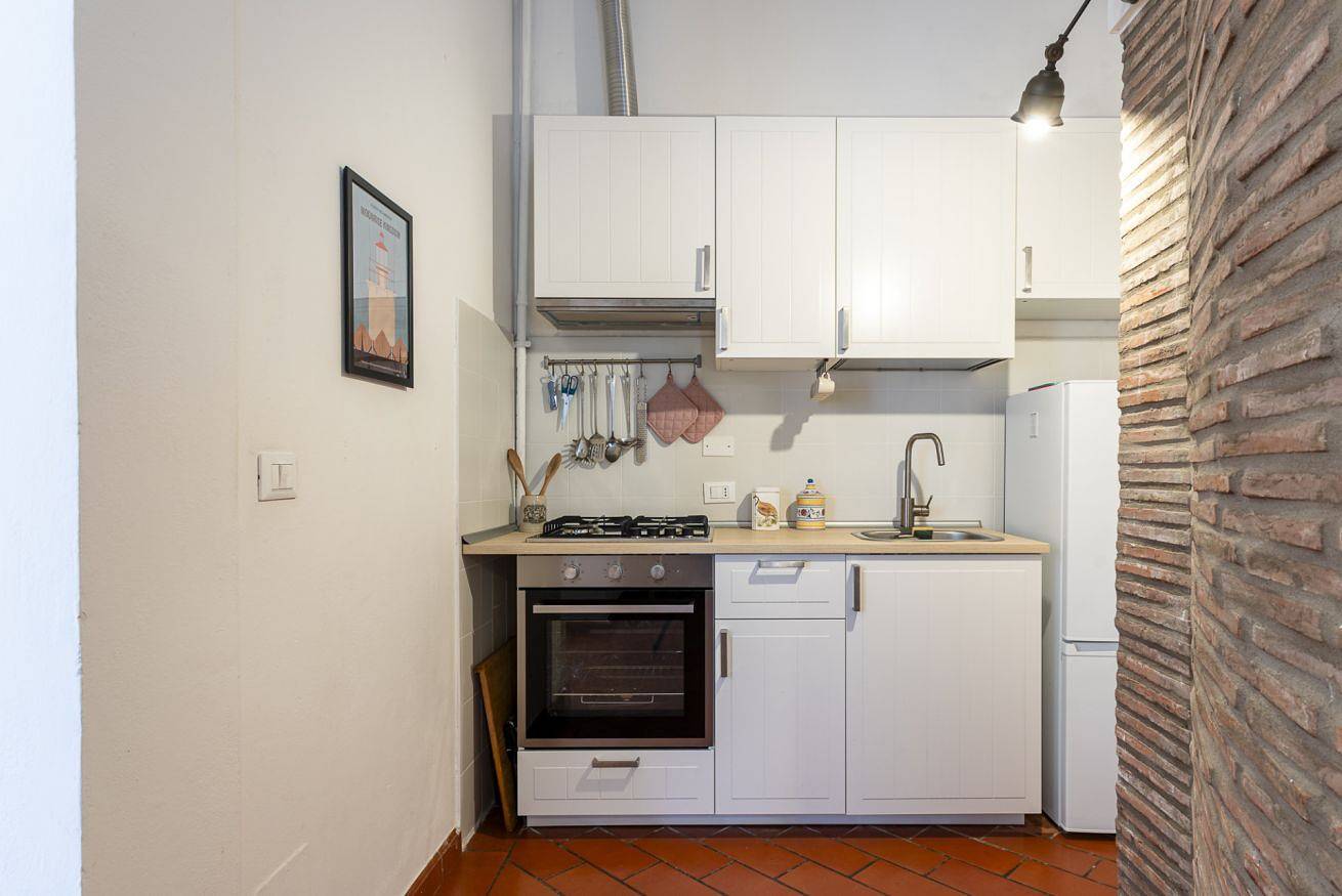 Geheel appartement, Livorno Central and Bright Studio! in Livorno, Etruskische kust