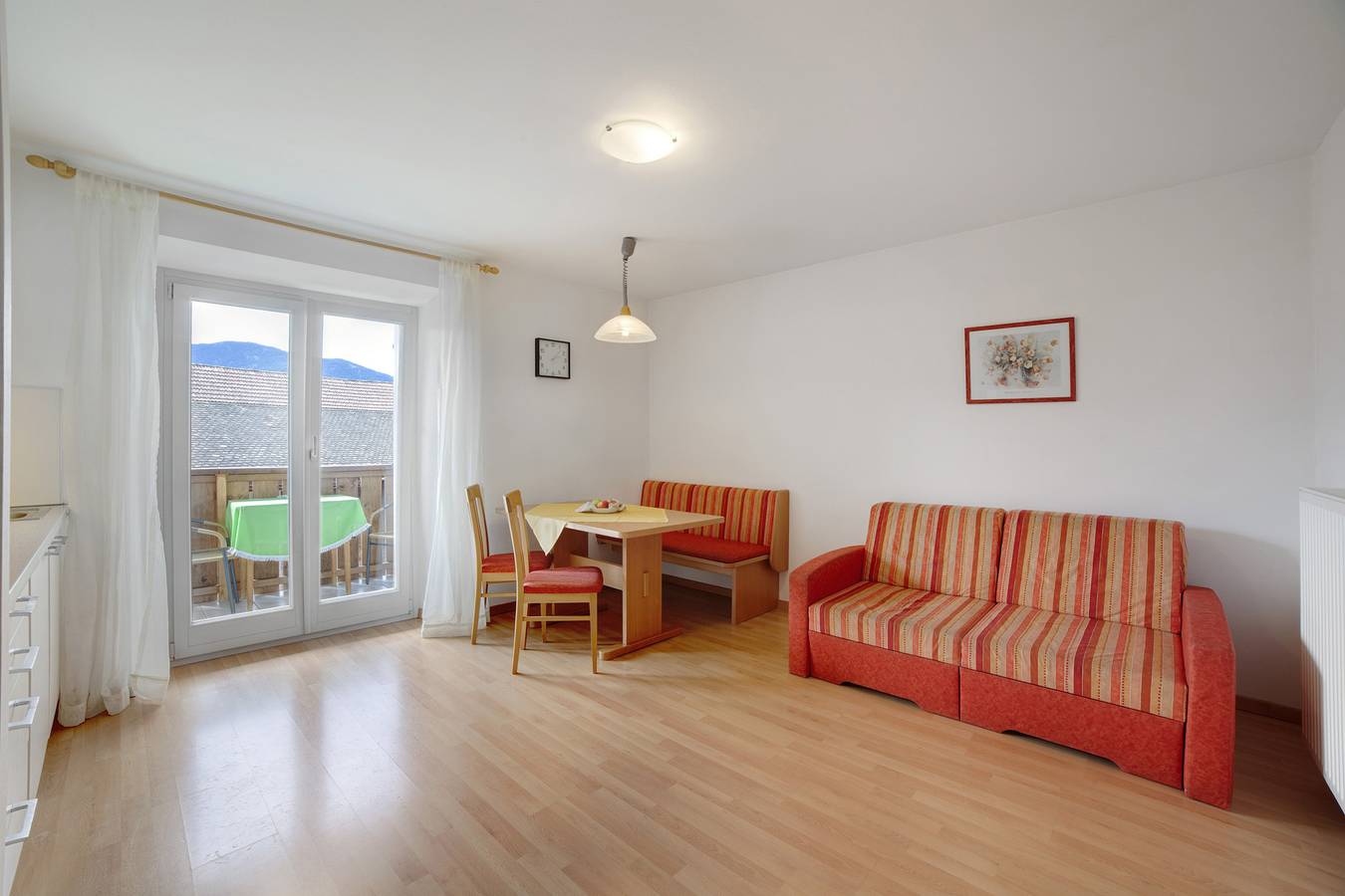 Entire apartment, Holiday Apartment "Mosttragerhof Appartment Large" with Mountain View, Shared Pool & Wi-Fi in St. Georgen (Schenna), Schenna