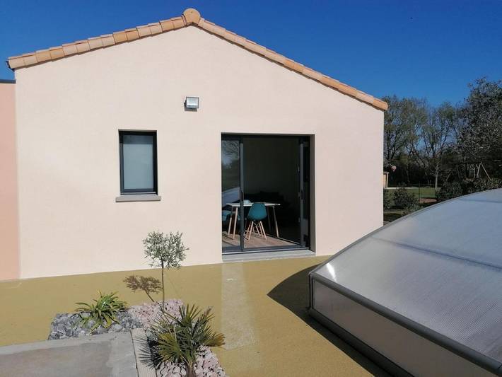 Gîte pour 2 personnes, avec piscine et jardin à Saint-Georges-de-Montaigu