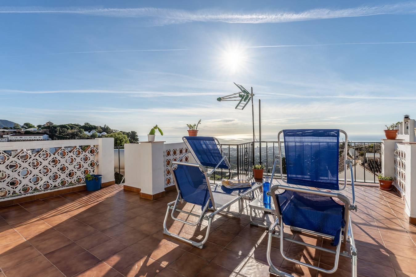 Apartamento entero, Casa de vacaciones "Mijas Tropical, Casita Típica" con vistas al mar, terraza y Wi-Fi in Mijas Pueblo, Mijas