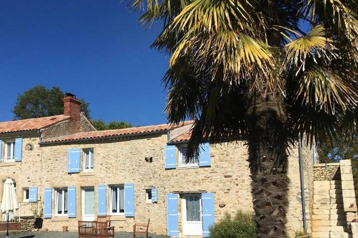 Gîte pour 8 personnes, avec jardin, animaux acceptés