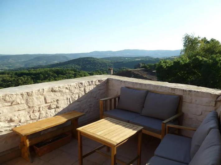 Location de vacances pour 3 personnes, avec terrasse et vue à Soumont