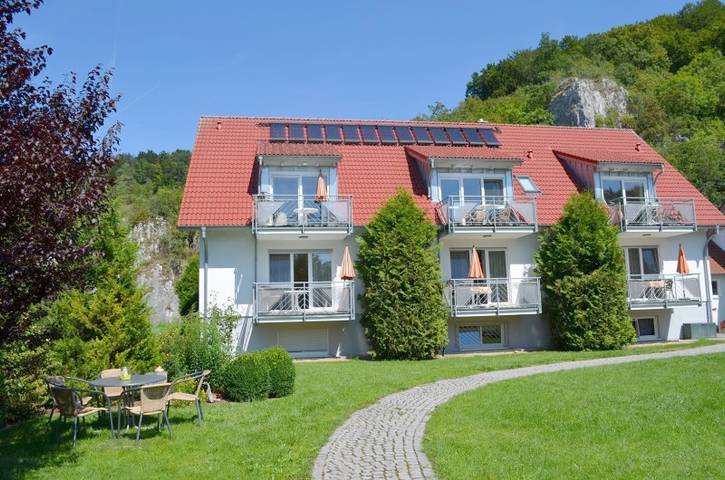 Ferienwohnung für 3 Personen, mit Balkon/Terrasse und Balkon sowie Garten in Hayingen