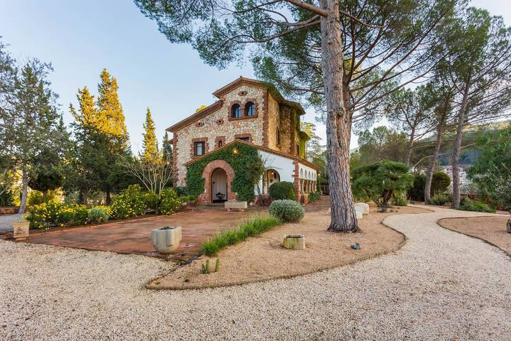 Chalet para 11 personas, con Jardín y Piscina en Provincia de Barcelona - 2
