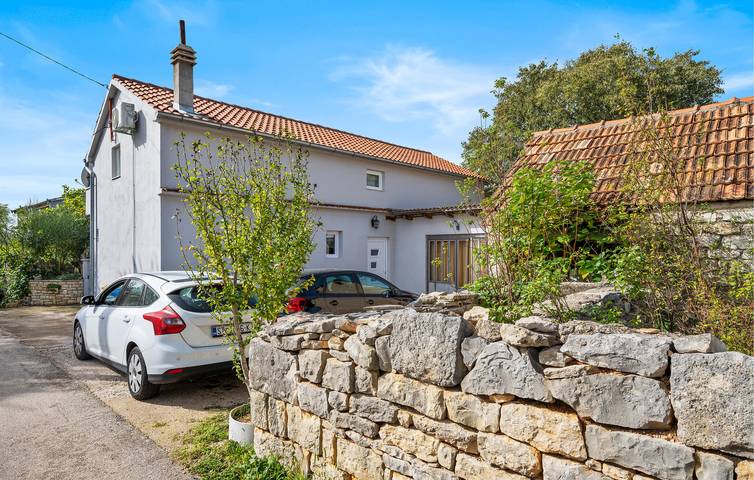 Ferienhaus für 6 Personen, mit Terrasse und Pool - 1