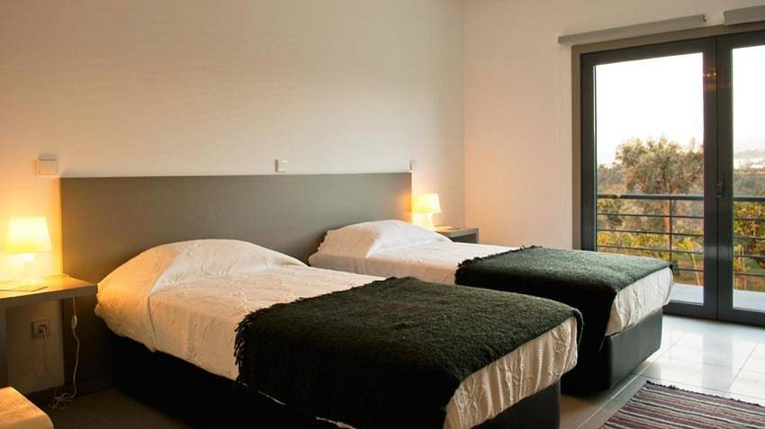 Location de vacances pour 5 personnes, avec vue ainsi que jardin et piscine dans Alpendurada - 4